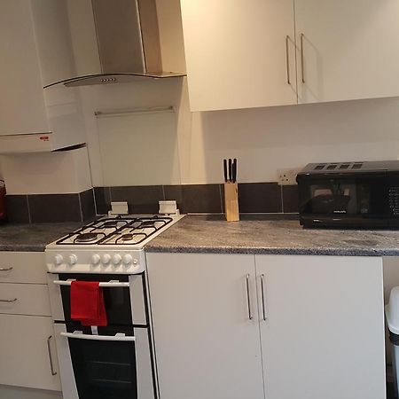 Vetrelax Basildon Newly Refurbished 3Bed House Aparthotel Bagian luar foto