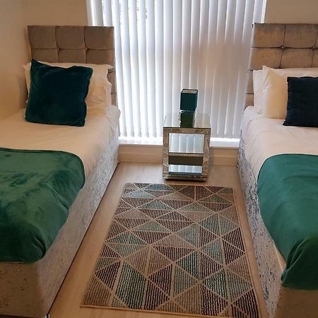 Vetrelax Basildon Newly Refurbished 3Bed House Aparthotel Bagian luar foto