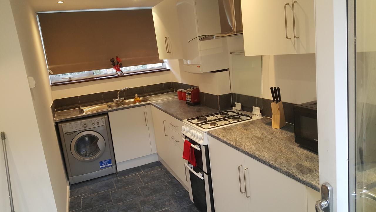 Vetrelax Basildon Newly Refurbished 3Bed House Aparthotel Bagian luar foto