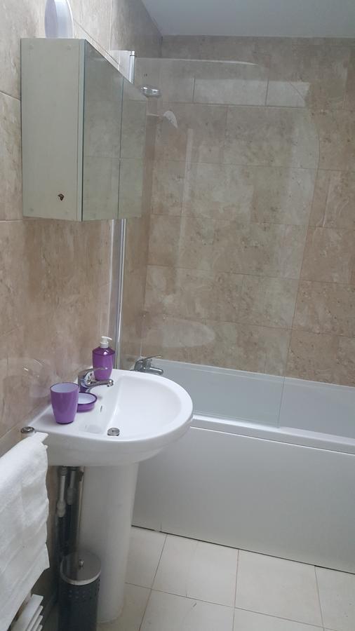 Vetrelax Basildon Newly Refurbished 3Bed House Aparthotel Bagian luar foto