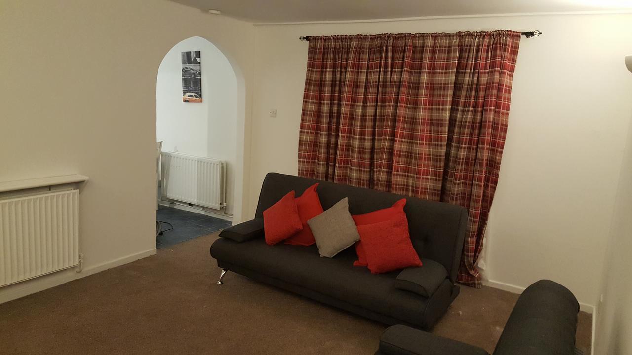 Vetrelax Basildon Newly Refurbished 3Bed House Aparthotel Bagian luar foto